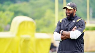 Steelers' Aaron Curry Brings Unique Advantage To Coaching (Aaron Curry). Photo by Lucy Schaly / Pittsburgh Post-Gazette